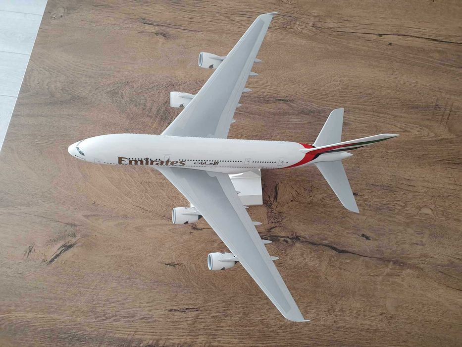 Macheta avion Emirates A380 cu roti | Decoratie | Perfect pt cadou