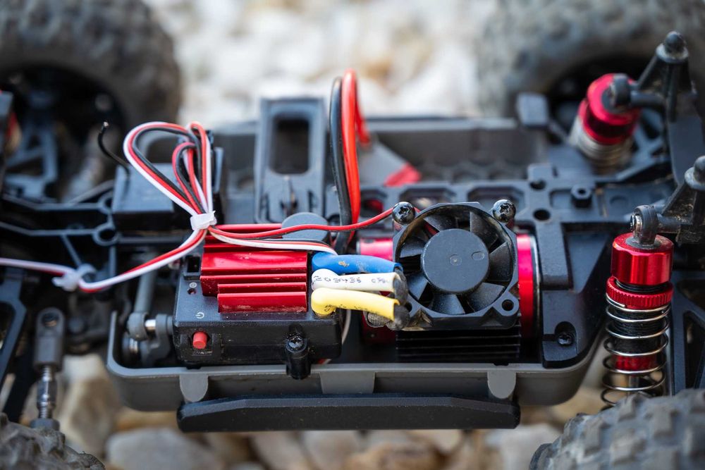 RC кола TRAXXAS MJX 16208 R/C Hyper GO Fury Pro Monster Truck