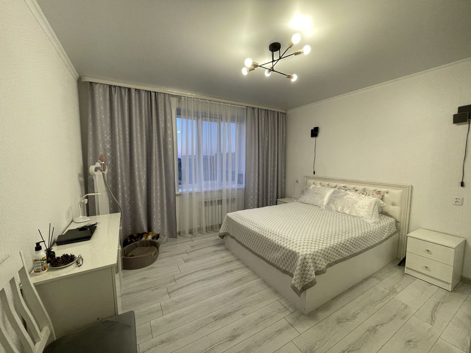 Продам спальный гарнитур