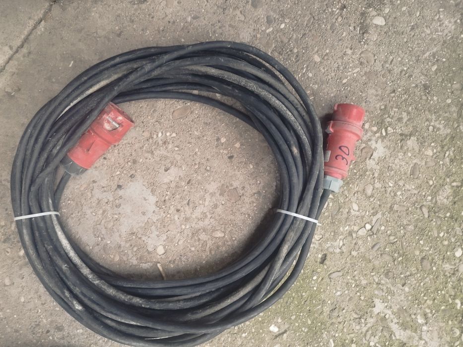 Cablu prelungitor 380V diferite lungimi cu capete de 16 A sau 32 A