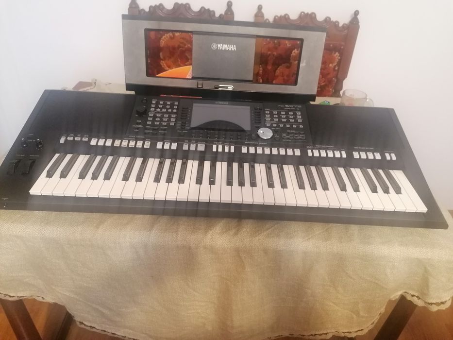 Orga Yamaha PSR S975