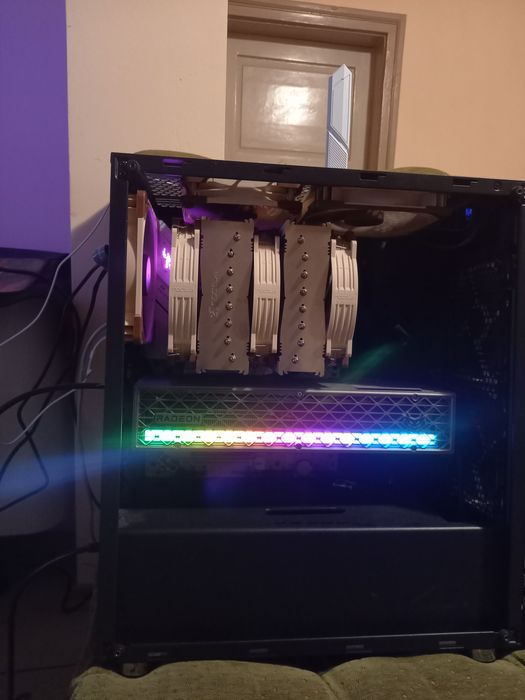 Предлагам Sapphire nitro+ 9070xt  бартер за 5070ti или 4080 super