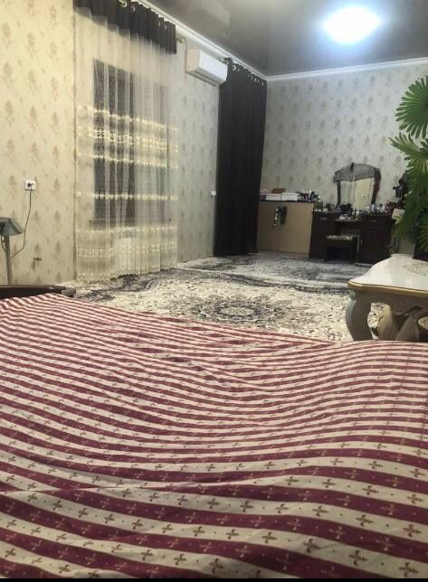 Ховли сотилади 10 сотох шахарда жойлашган хужатлари 100% без агентства