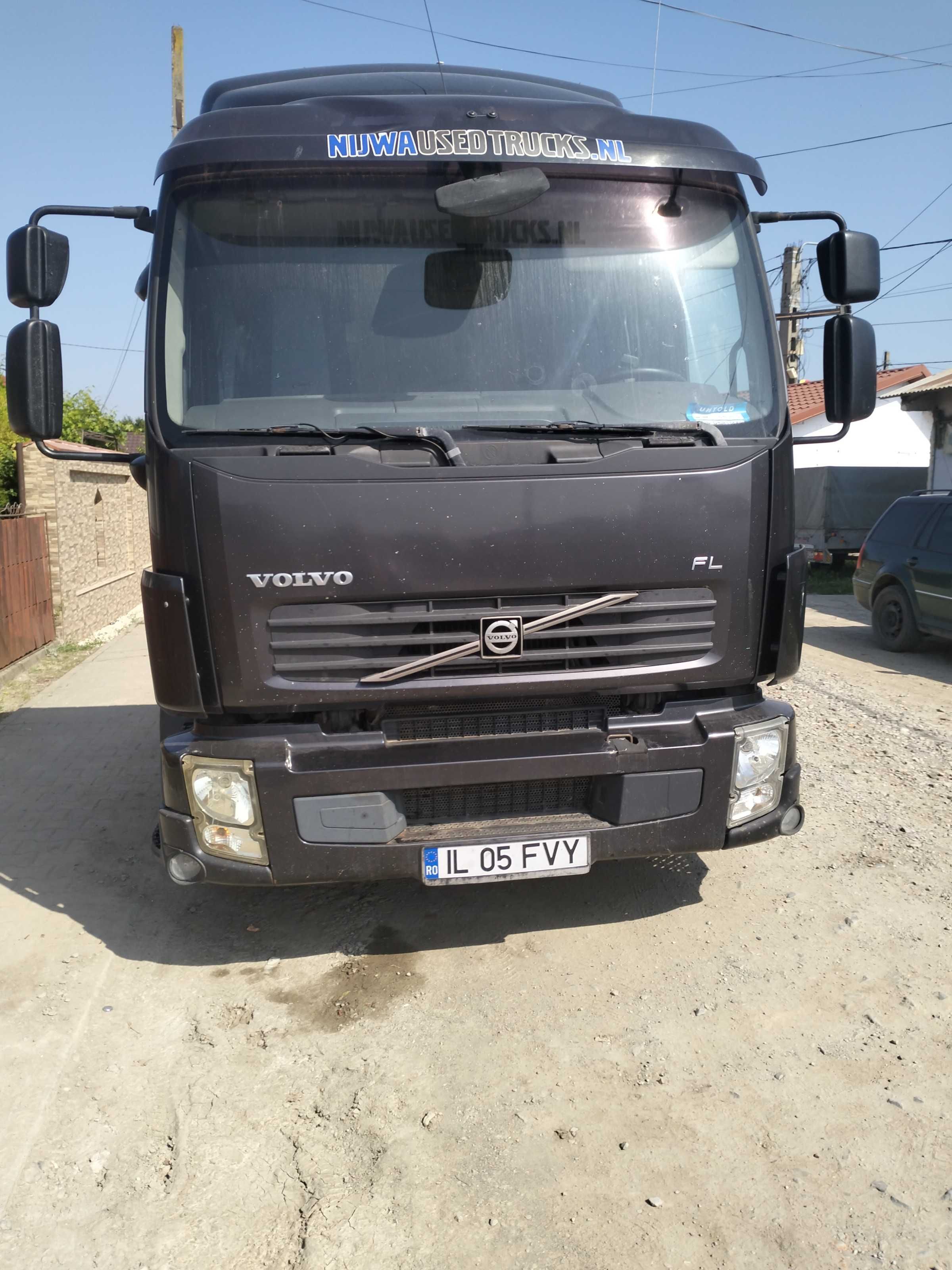 Camion 12t Volvo FL 240 lift