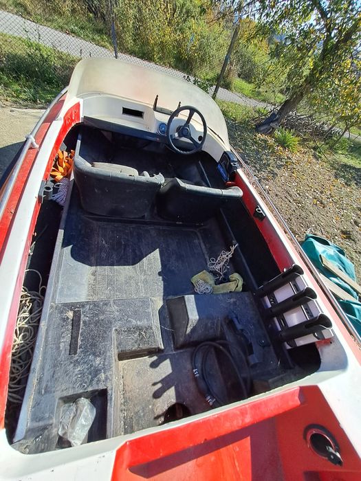 Тип скутер лодка за риболов