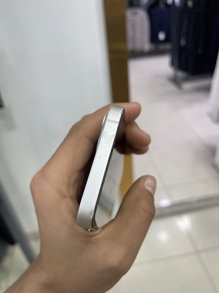 iPhone 13 bor naqdga