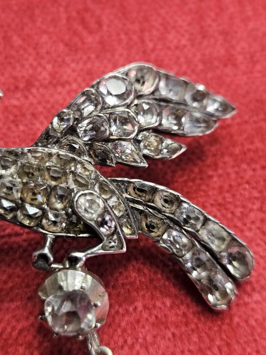 Сребърна брошка от 18 - ти век.