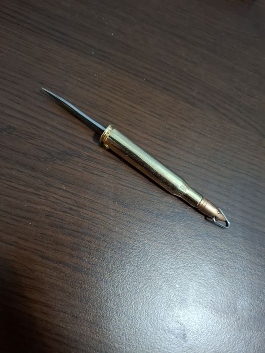 Сгъваема ножка в форма на патрон