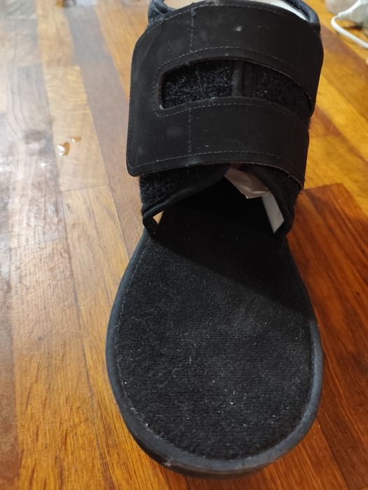 Ортопедична обувка - при контузии и навяхвания, следоперативна