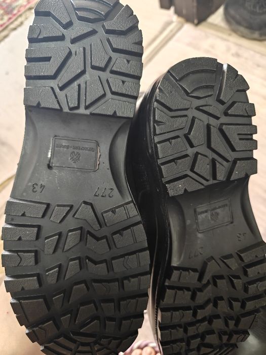 Продам Берцы новые