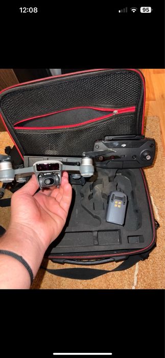DJI Spark – stare excelentă, cu telecomandă și cutie de transport!