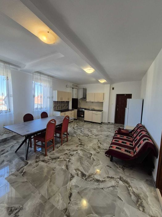 Inchiriez apartament cu 4 camere, zona centrala, Brasov