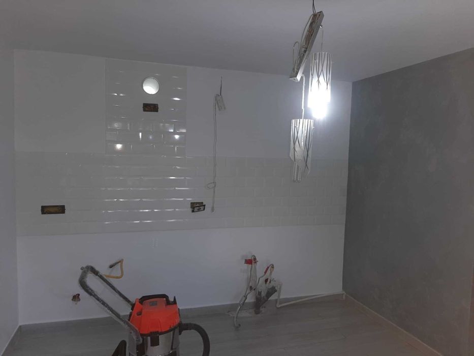 Servicii profesionale construcții și amenajări interioare