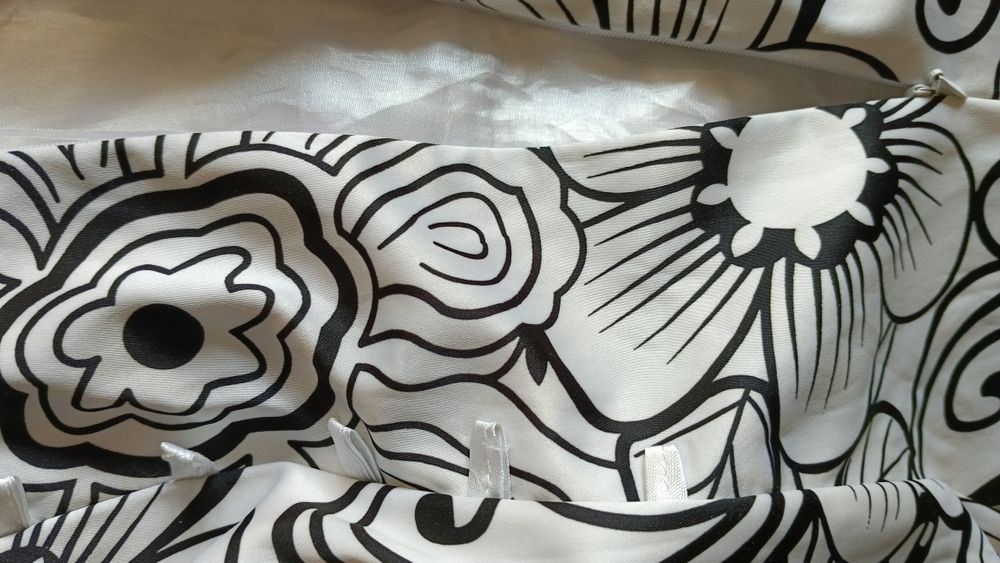 Платье шикарное на девочку