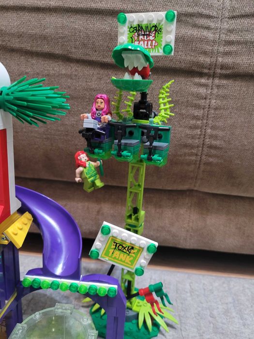 LEGO DC Comics Super Heroes 76035 Jokerland