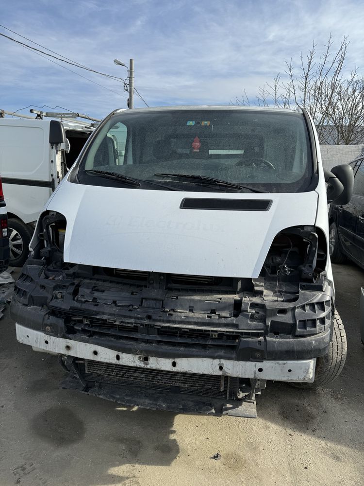 Haion/Bara spate/Lampi spate Renault Trafic/Opel Vivaro 2001-2014