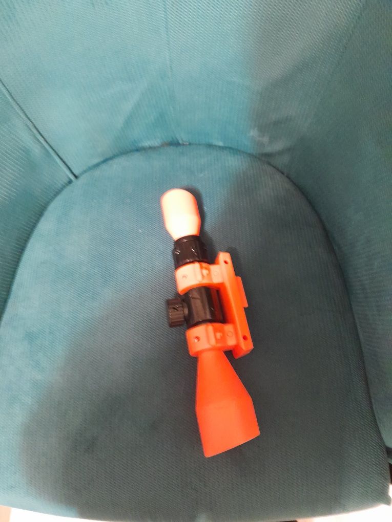 Pistol Nerf cu locuri de gloanțe