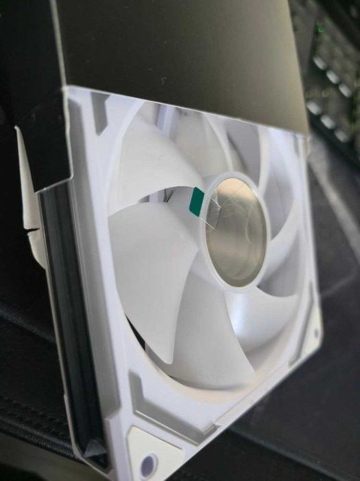 AsiaHorse cosmiq RGB – 3x120mm White