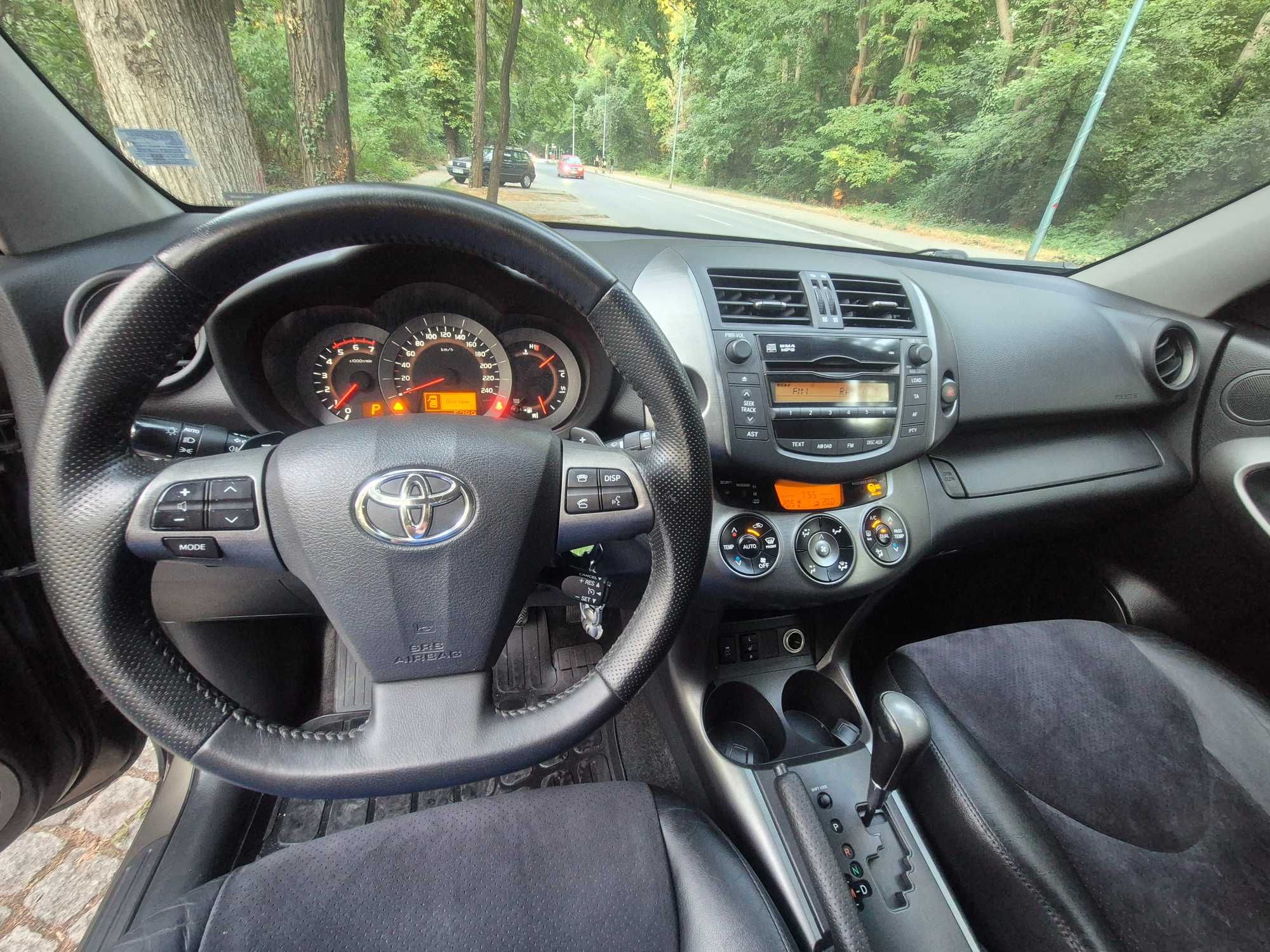 Toyota RAV 4 -2010Г пълна сервизна история