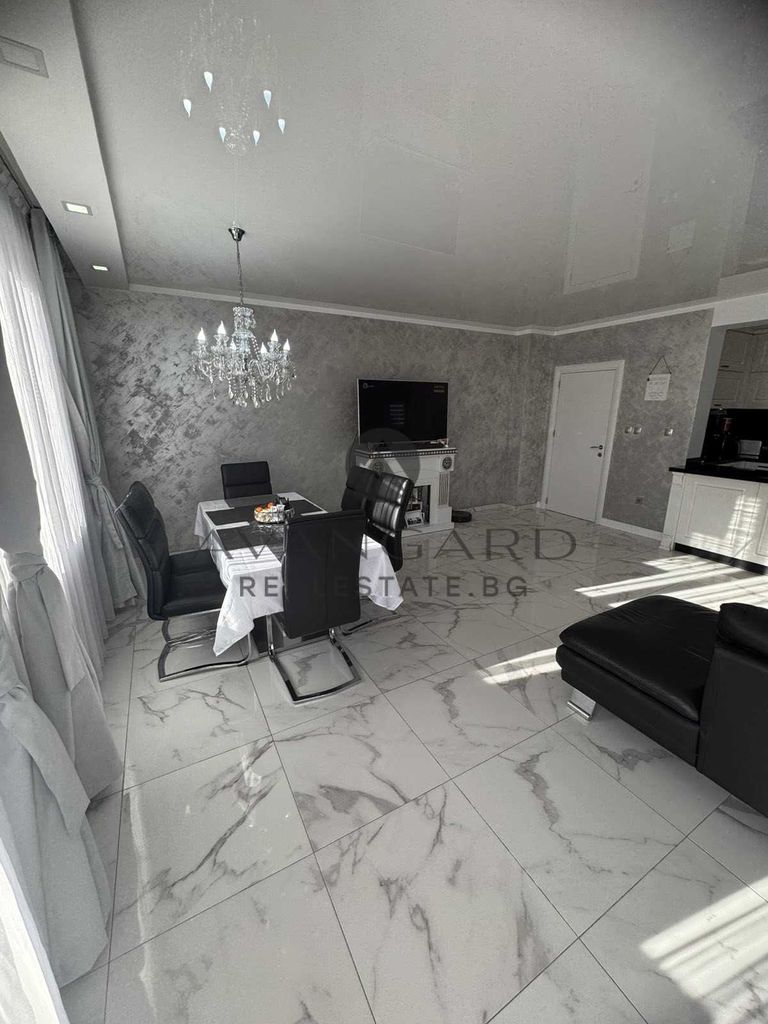 Продава се Четиристаен апартамент в Пловдив, Остромила - 179 кв.м за 1677 €/кв.м - Снимка #3