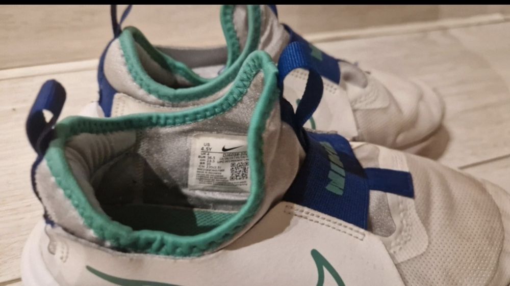 Pantofi Nike de sport