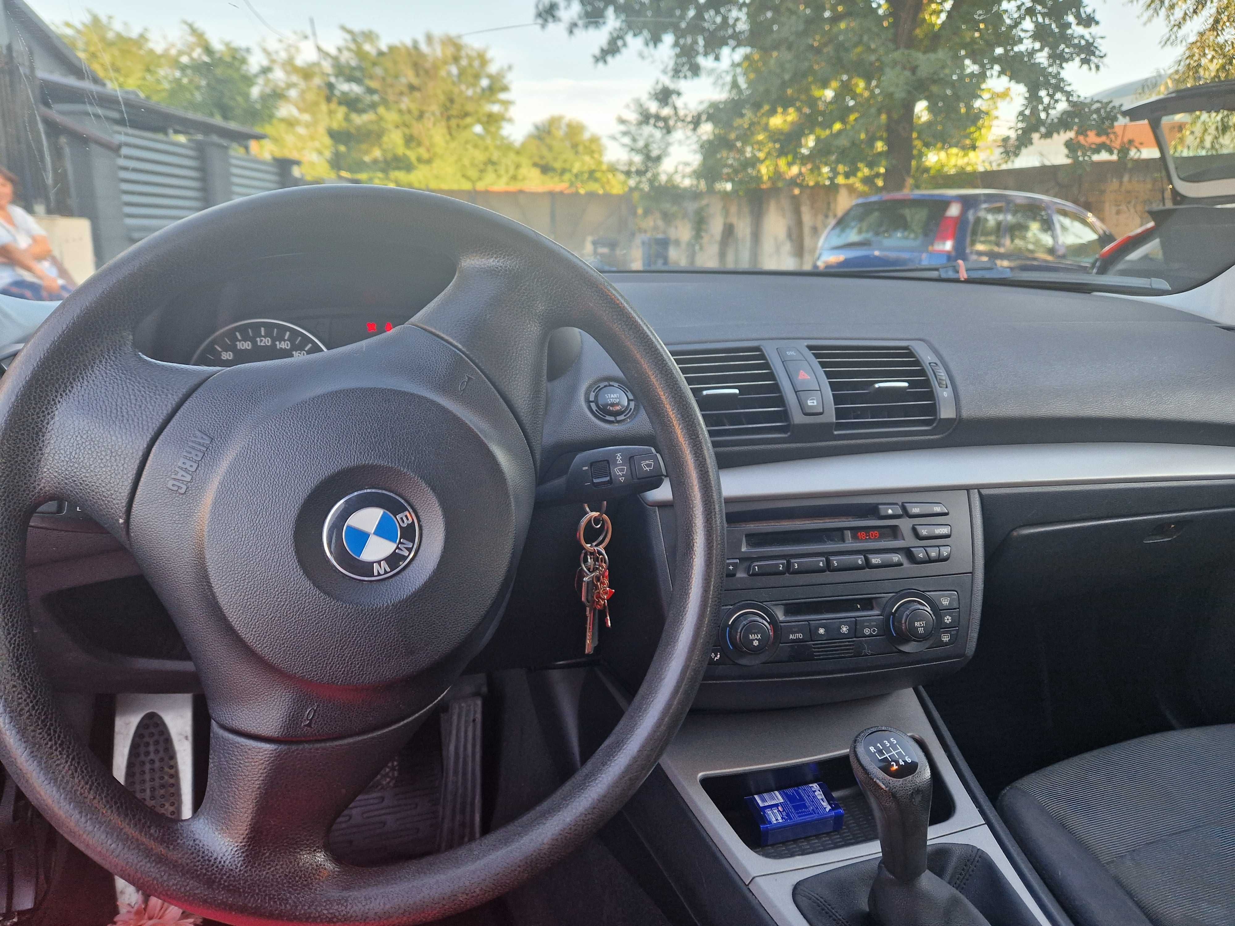 Bmw seria 1 culoarea rosie Super pret