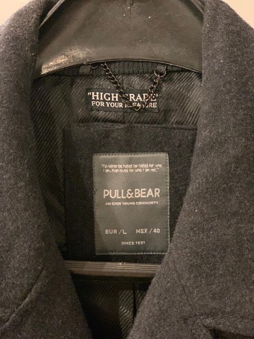 Palton Pull & Bear ,Nou , Marimea L( 40-42) .Pret : 49 lei