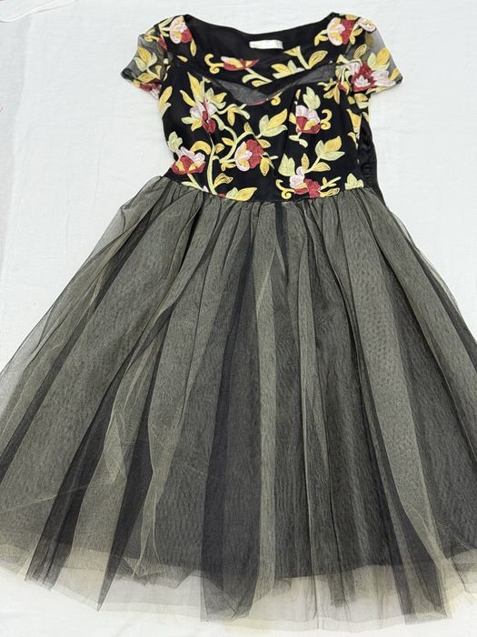 Платья все продается по 2000