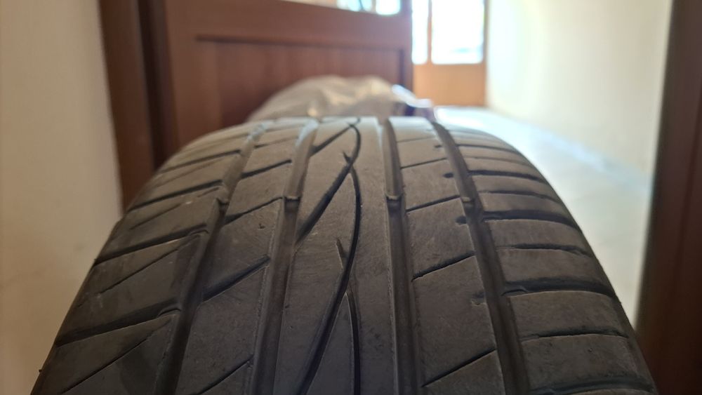 Продавам 4 бр летни гуми 205 / 55 / 16