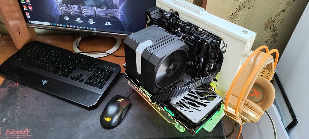 Ryzen 7 5800X3D RTX 3080Ti - 12gb DDR4 - 32гб SSD M-2-1000гб