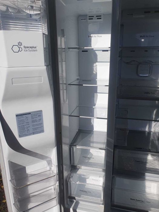 Vând Frigider LG Invertor linear