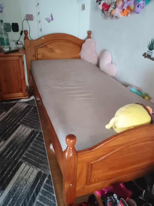 Pat de o persoană lemn masiv 2 bucati