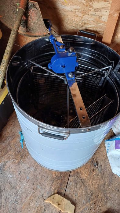 Vand lazi de albine si rame,