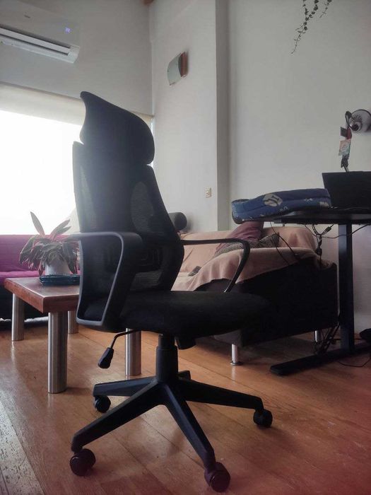 Ергономичен офис стол