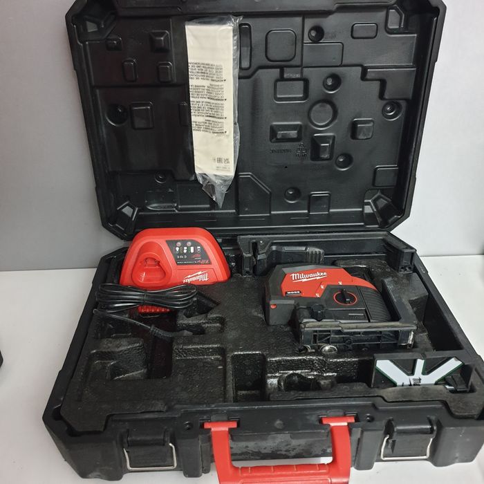 Milwaukee M12 CLLP Laser multi-liniar în cruce Raza verde