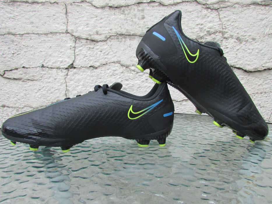 Футболните обувки Nike Phantom