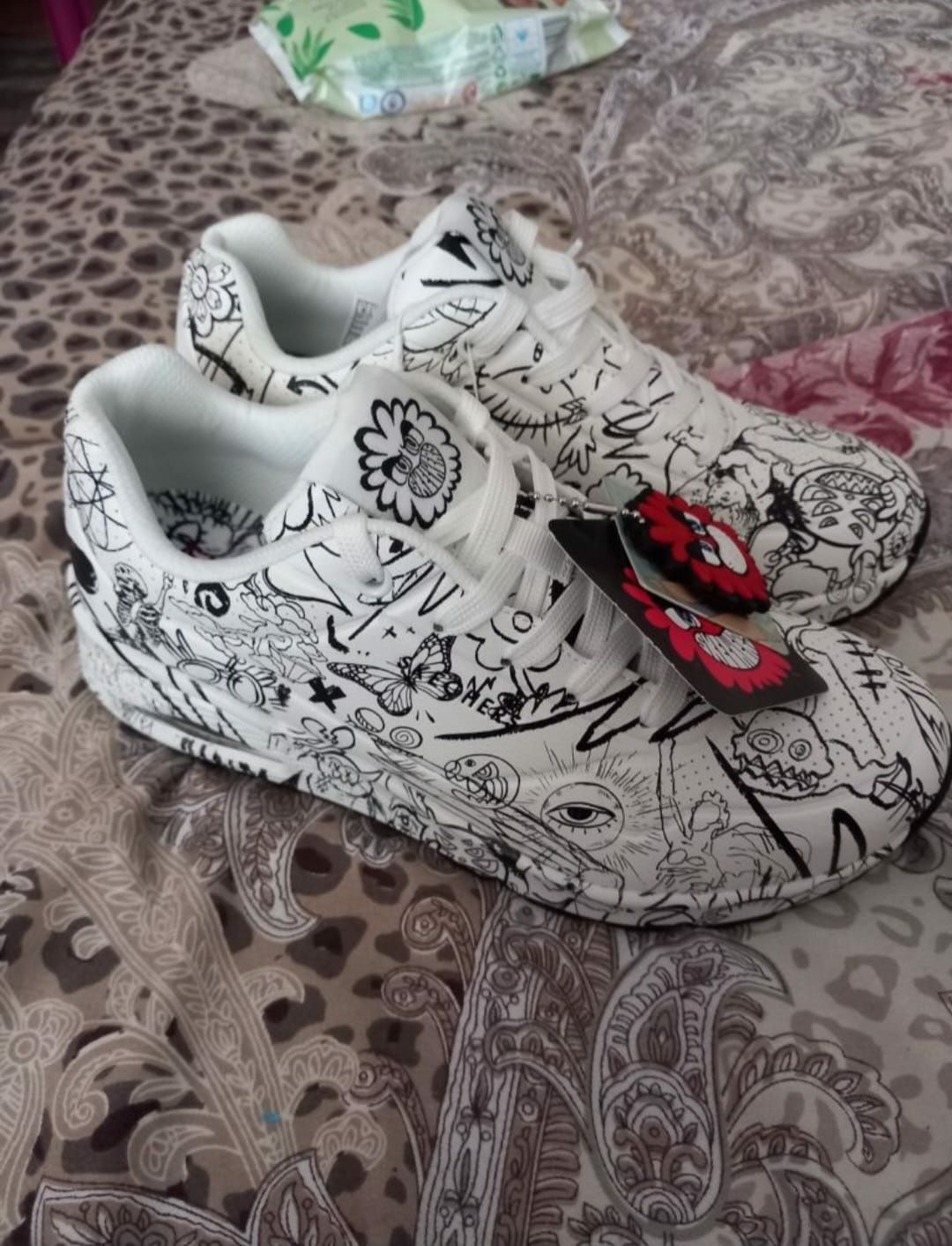 Adidasi skechers nou 38