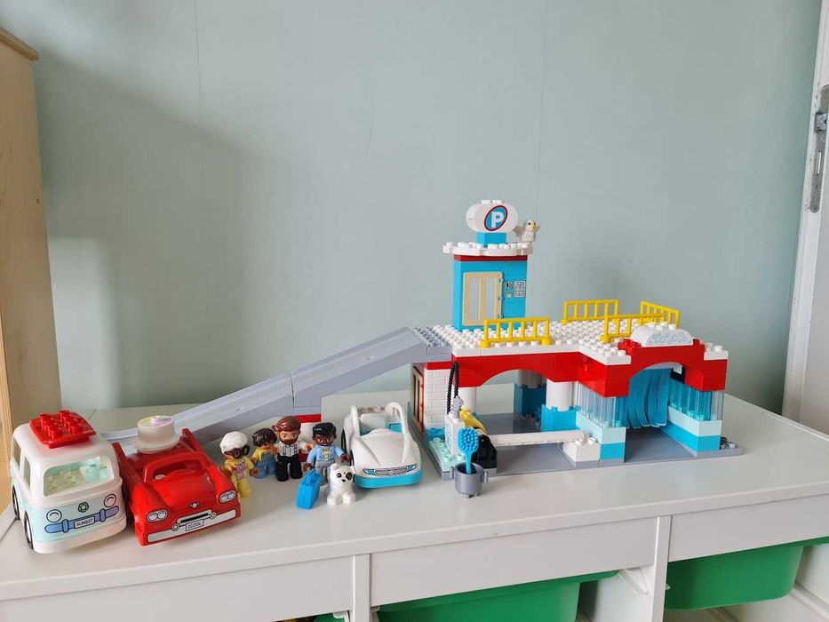 Конструктор Lego Duplo 10948 Паркинг и Автомивка