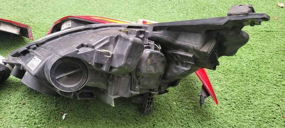 Faruri/stopuri  stanga/dreapta  Ford Grande C Max