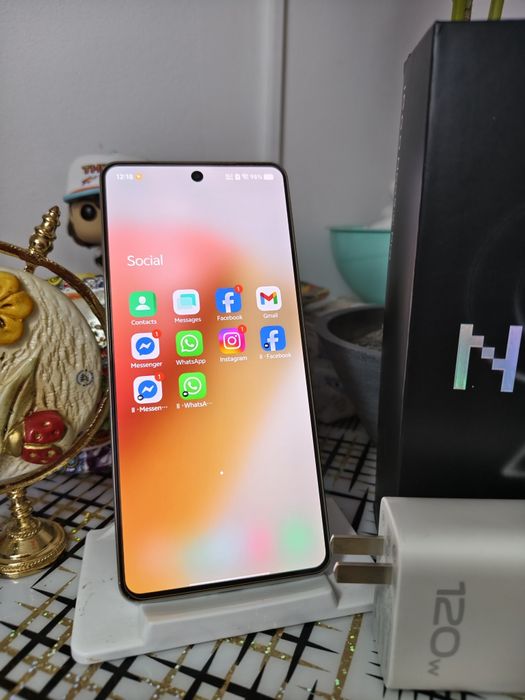 Vivo IQOO Neo9S PRO full, în stare foarte bună estetică și funcțională