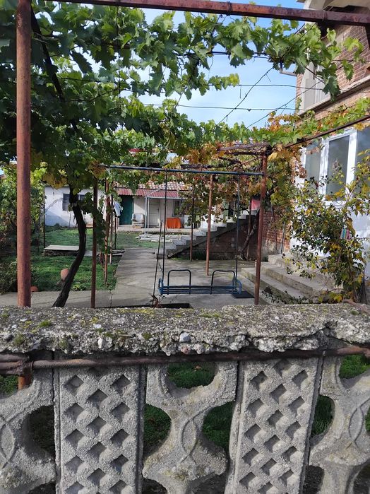 Продавам каща с.славяново