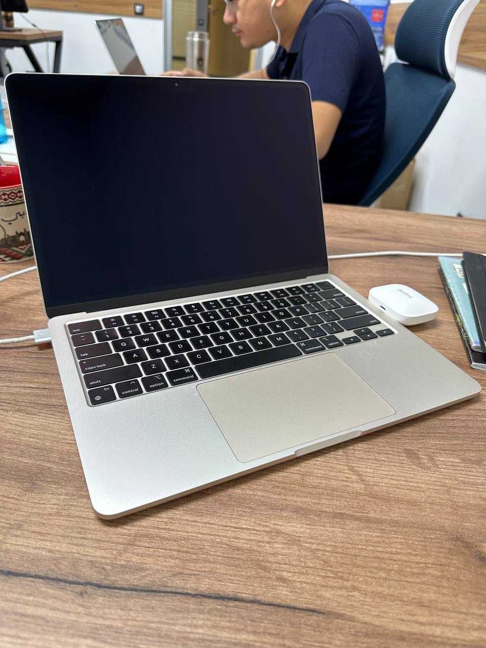 Macbook air m2 13inc 8/256 GB