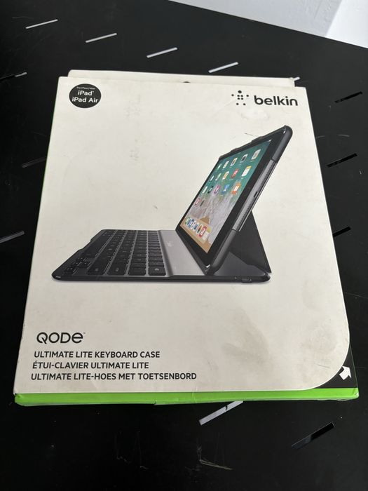 Husa cu tastatura pentru ipad si ipad air marca Belkin