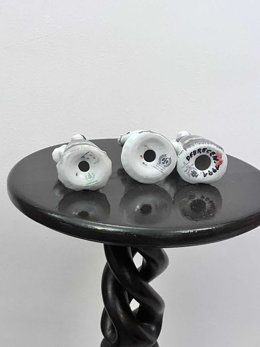 Set 3 bibelouri vechi portelan pictat manual semnate hollohaza bibelou