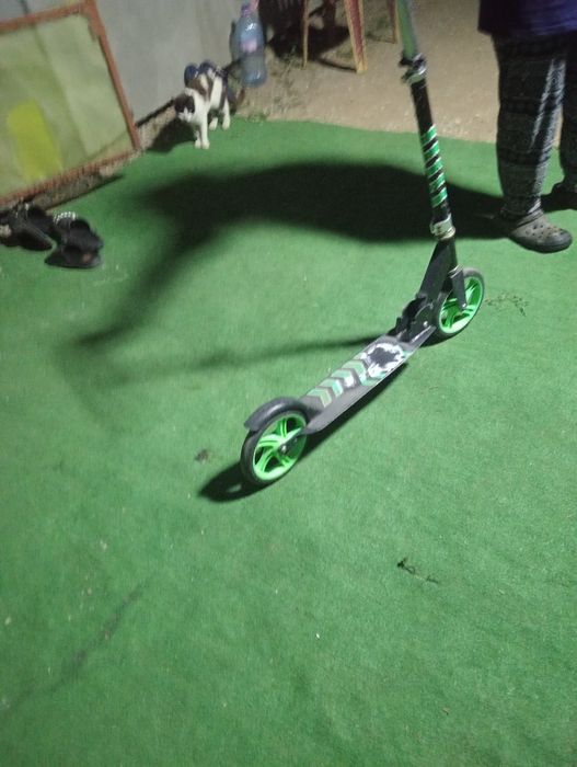 Vând Trotineta noua