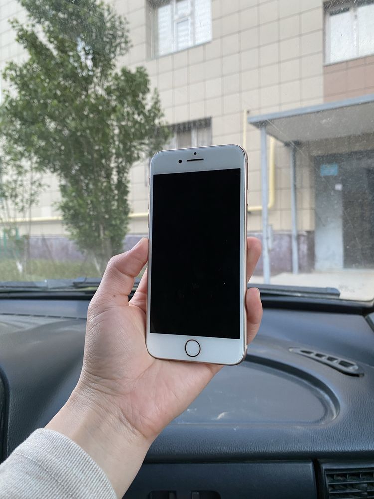 Продам iPhone 8 (64 гб)