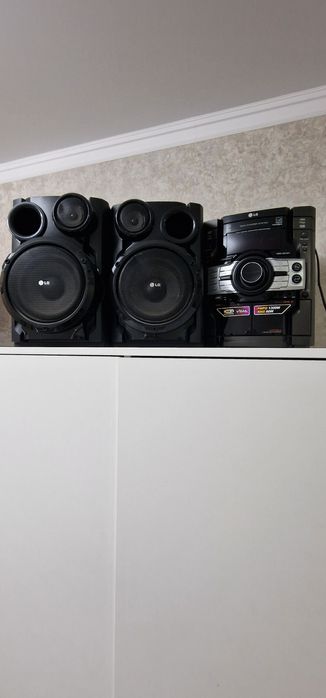 Колонки со станцией  LG