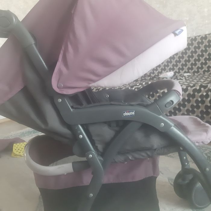 Продам коляску  фирма чико