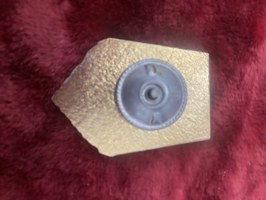 Продается значек