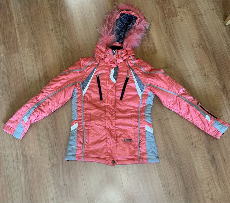 Куртка горнолыжная